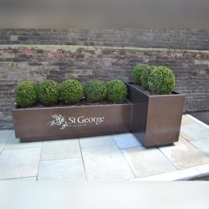 Full view of Kent's St George Planter